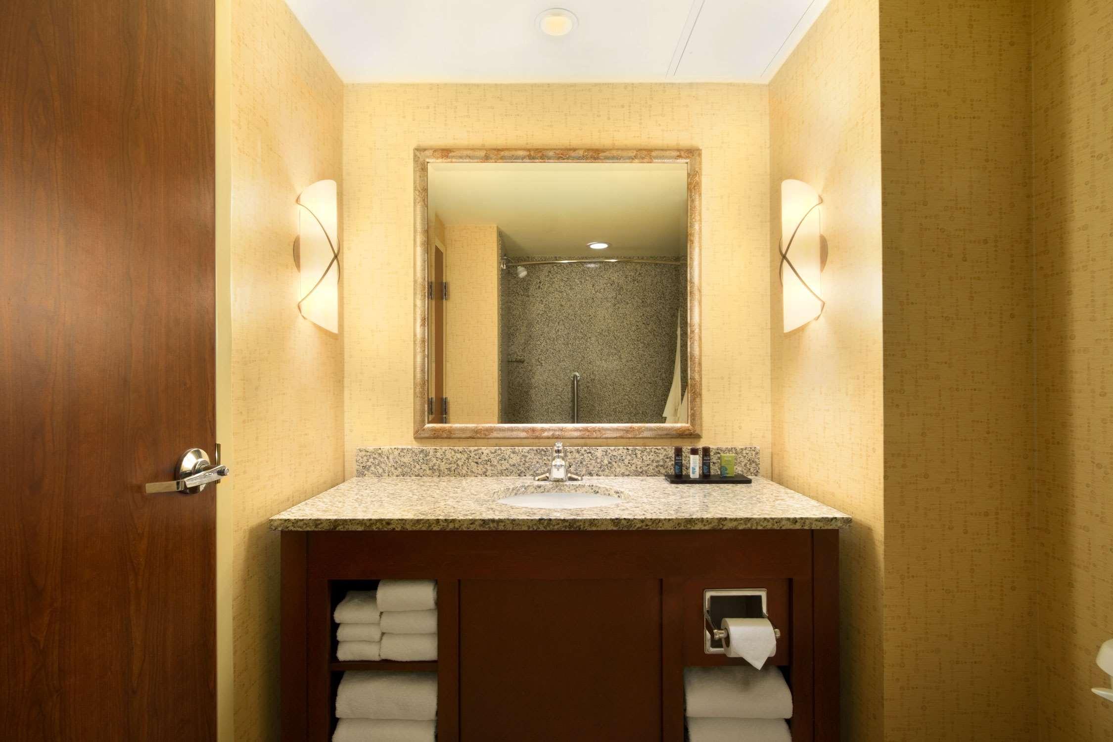 Embassy Suites By Hilton Norman Hotel & Conference Center Ruang foto