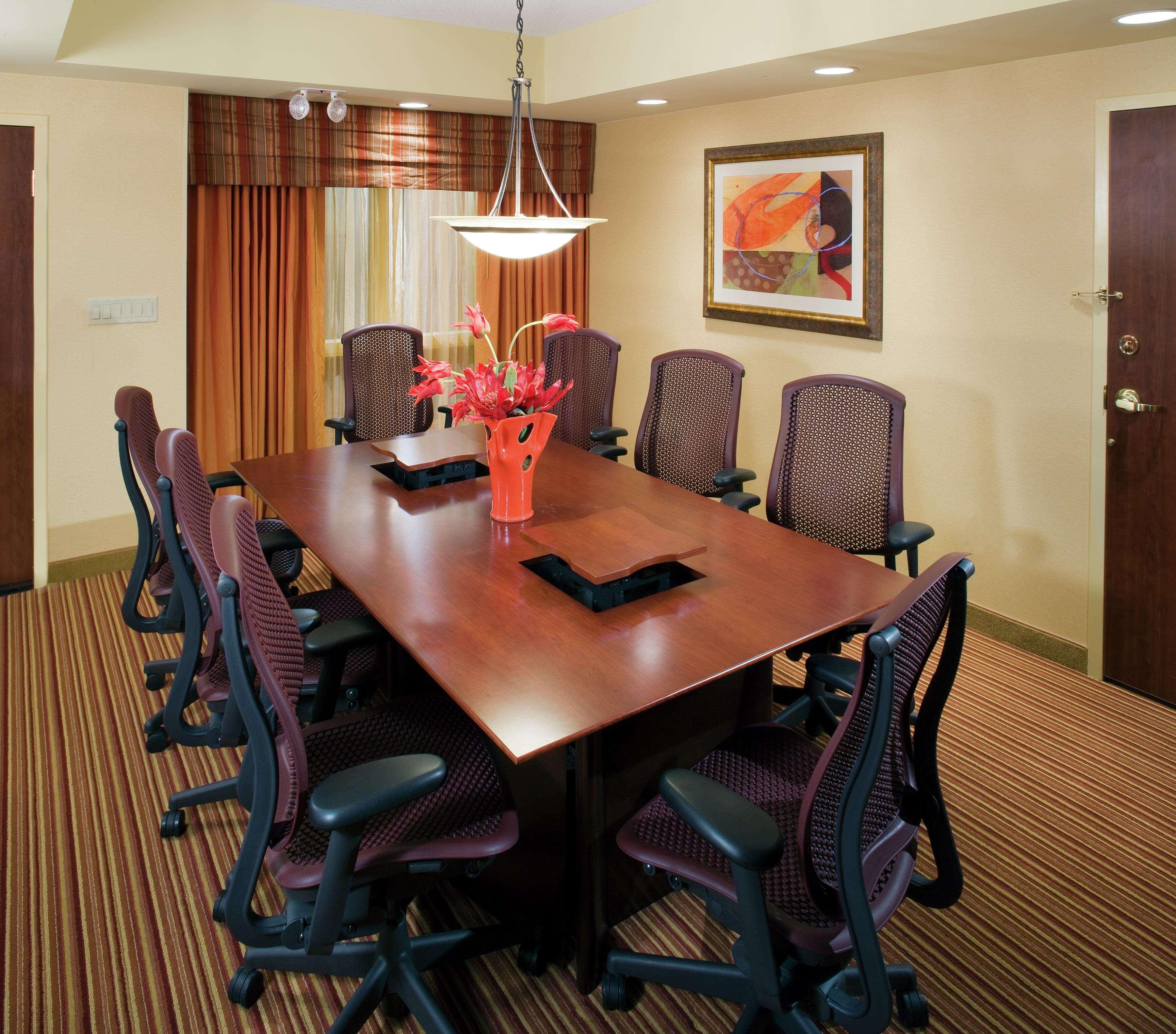 Embassy Suites By Hilton Norman Hotel & Conference Center Bisnis foto