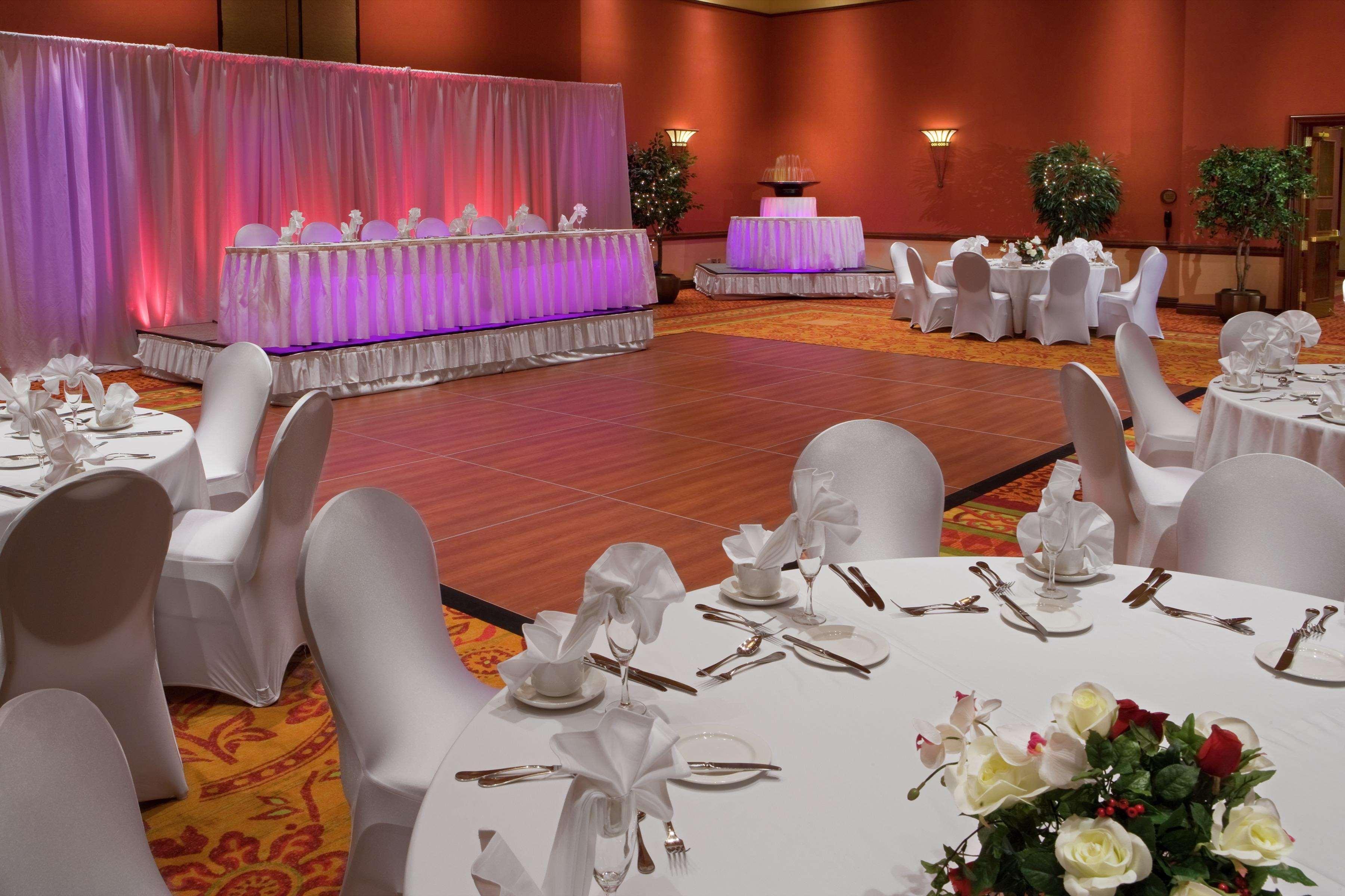 Embassy Suites By Hilton Norman Hotel & Conference Center Bagian luar foto