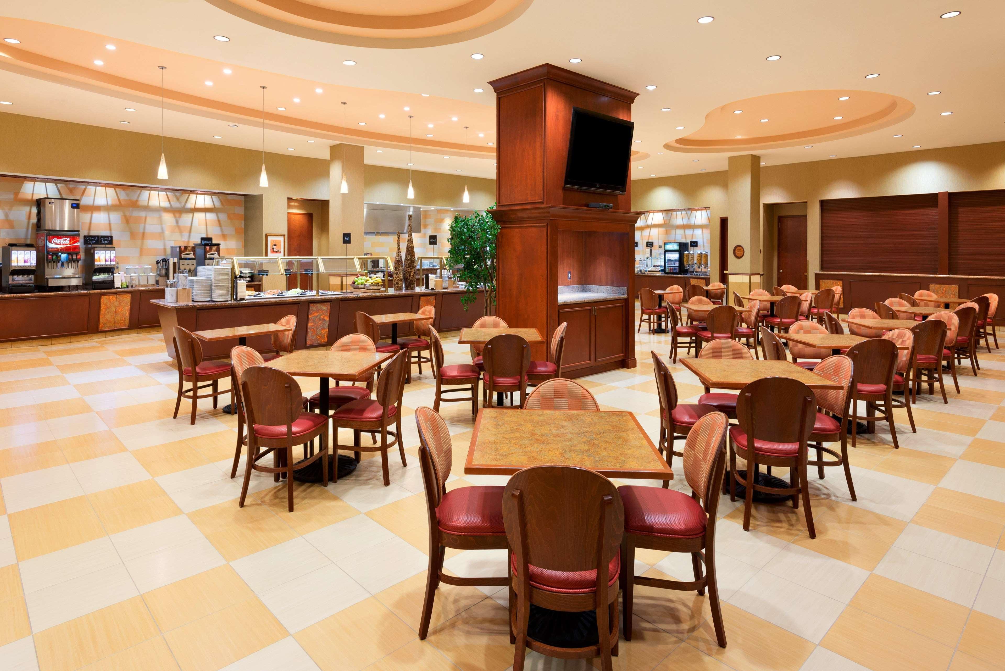 Embassy Suites By Hilton Norman Hotel & Conference Center Bagian luar foto