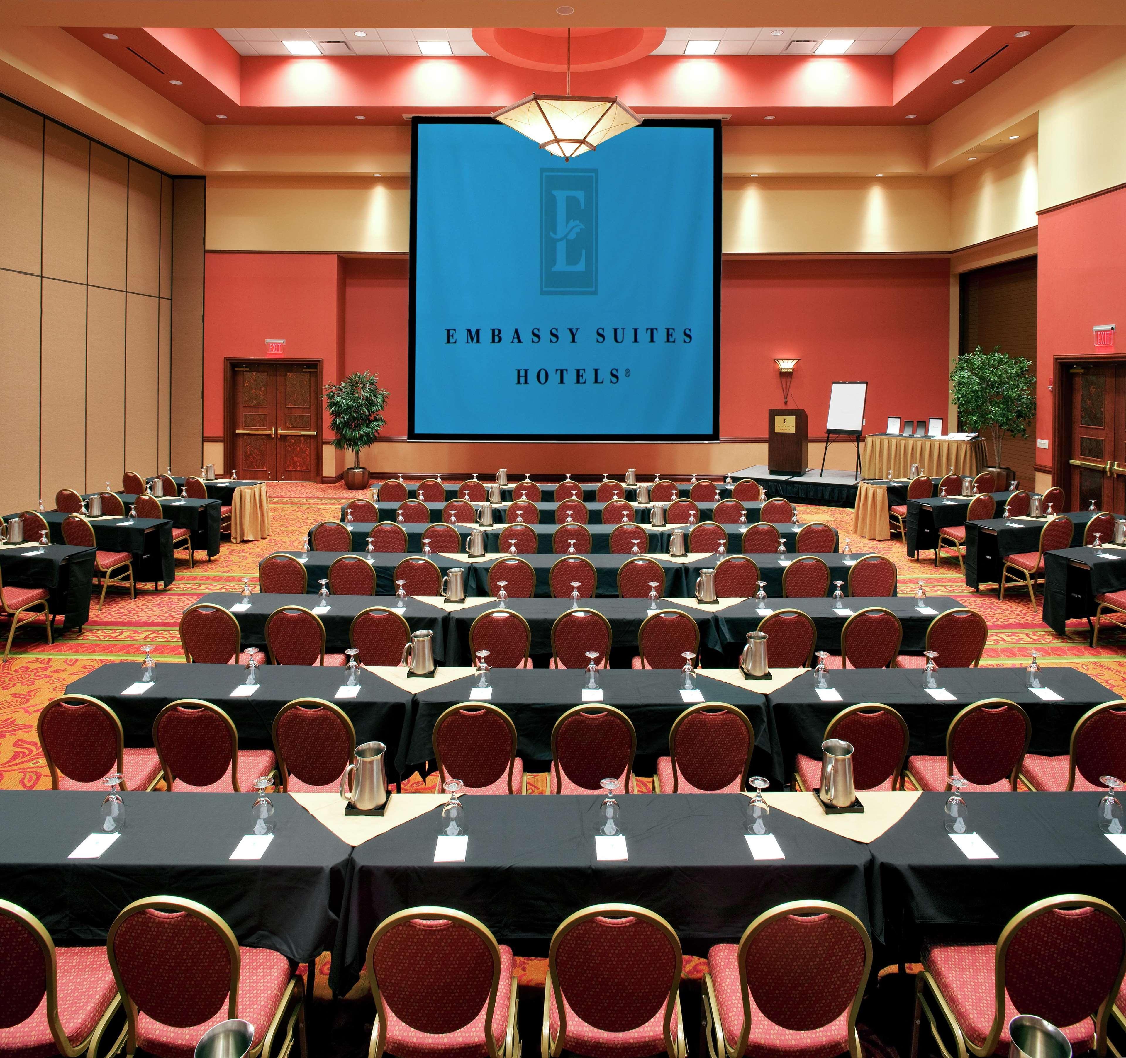 Embassy Suites By Hilton Norman Hotel & Conference Center Bagian luar foto