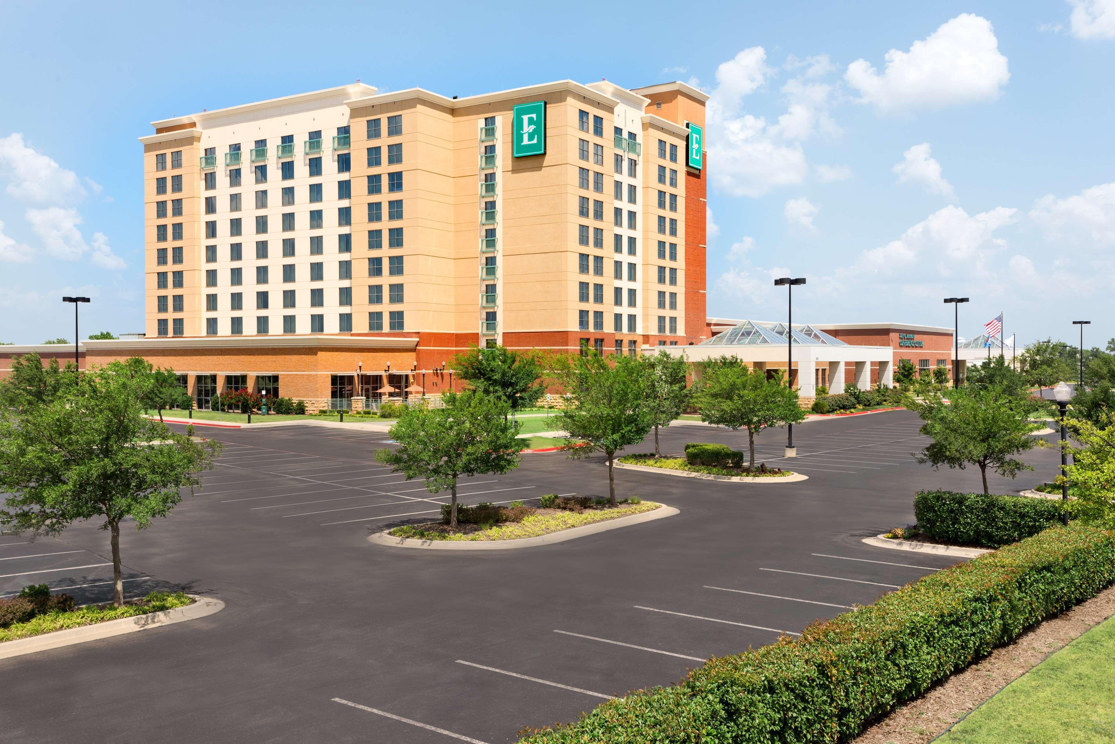Embassy Suites By Hilton Norman Hotel & Conference Center Bagian luar foto