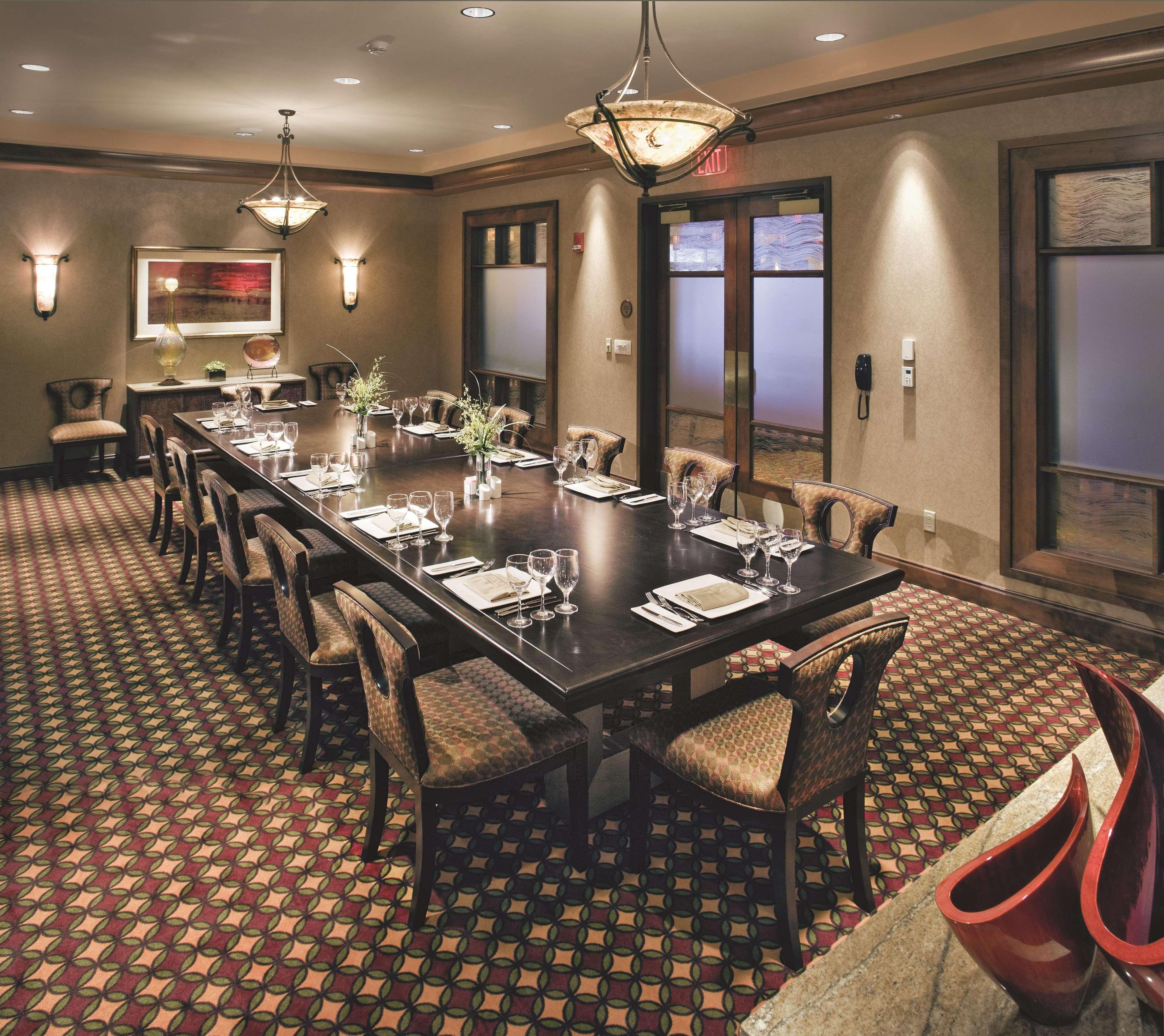 Embassy Suites By Hilton Norman Hotel & Conference Center Bagian luar foto