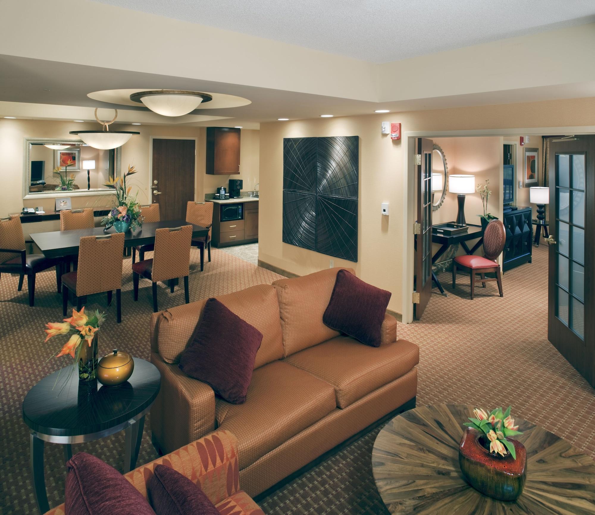 Embassy Suites By Hilton Norman Hotel & Conference Center Bagian luar foto