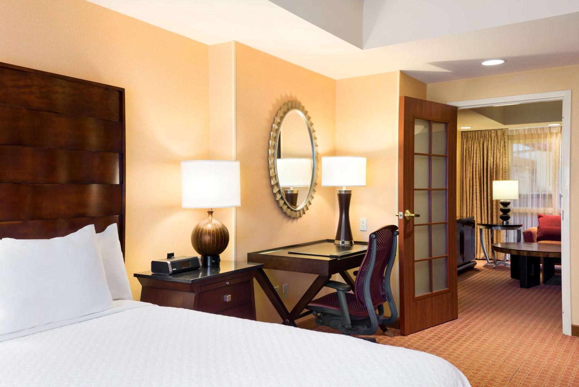 Embassy Suites By Hilton Norman Hotel & Conference Center Bagian luar foto