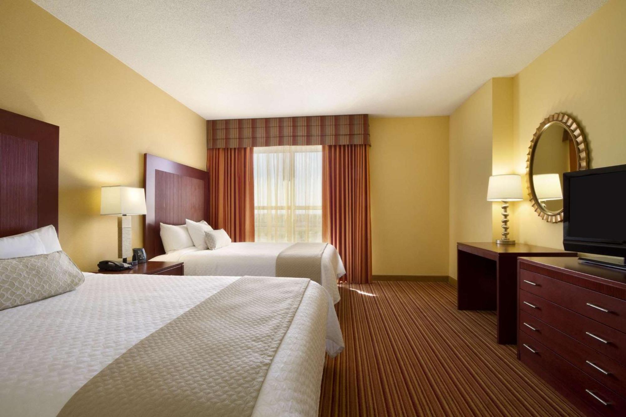 Embassy Suites By Hilton Norman Hotel & Conference Center Bagian luar foto