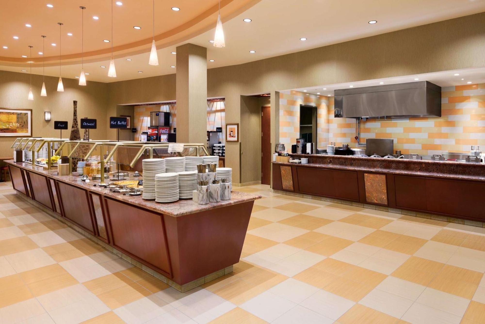 Embassy Suites By Hilton Norman Hotel & Conference Center Bagian luar foto