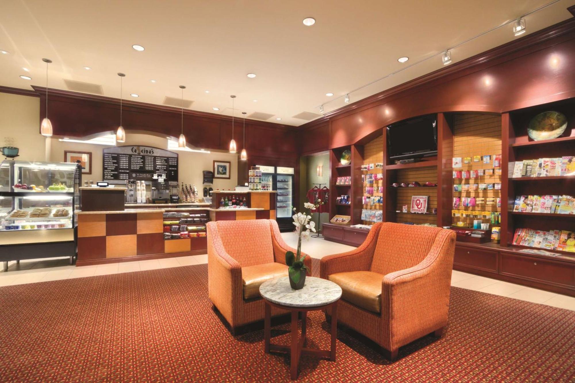 Embassy Suites By Hilton Norman Hotel & Conference Center Bagian luar foto