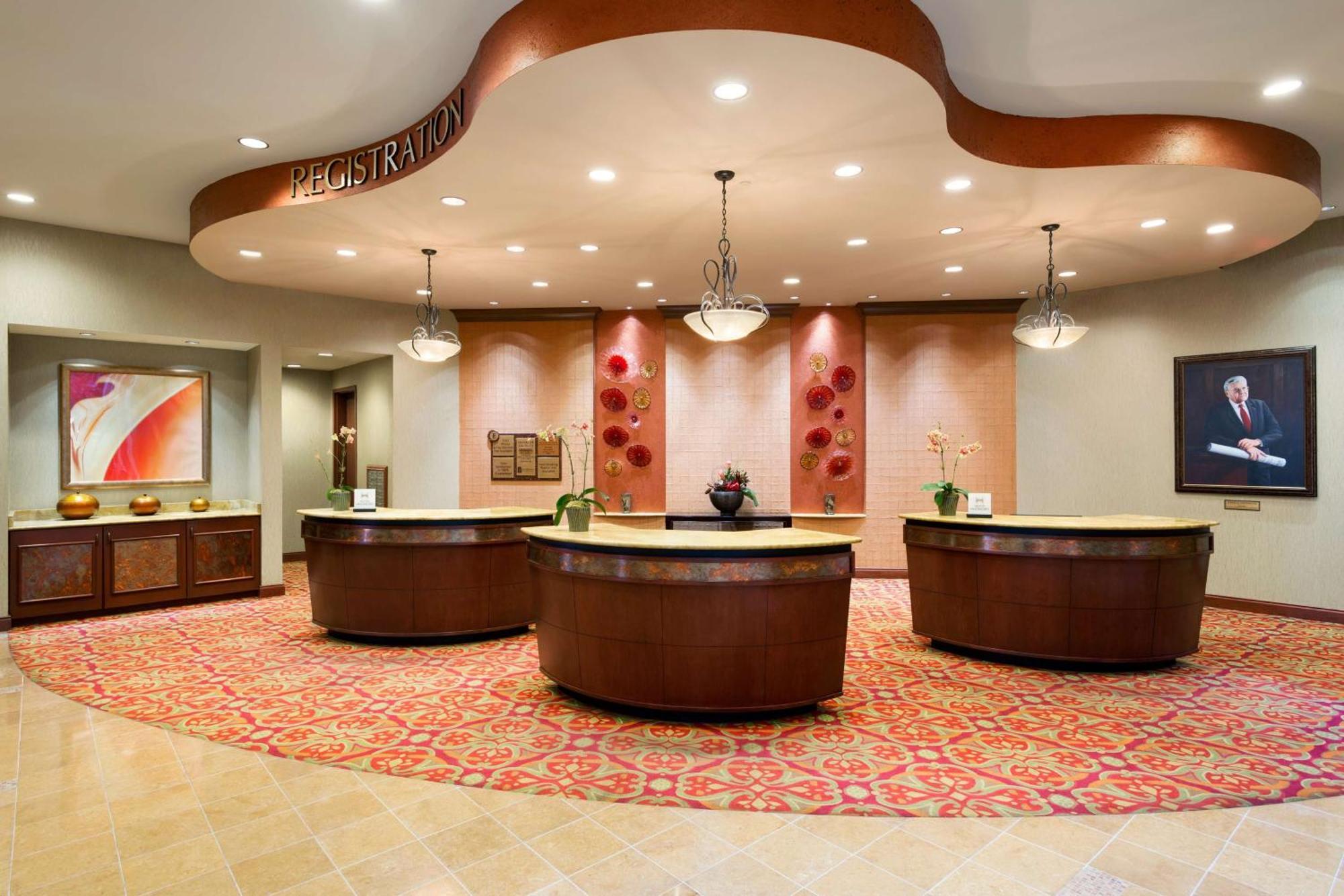 Embassy Suites By Hilton Norman Hotel & Conference Center Bagian luar foto
