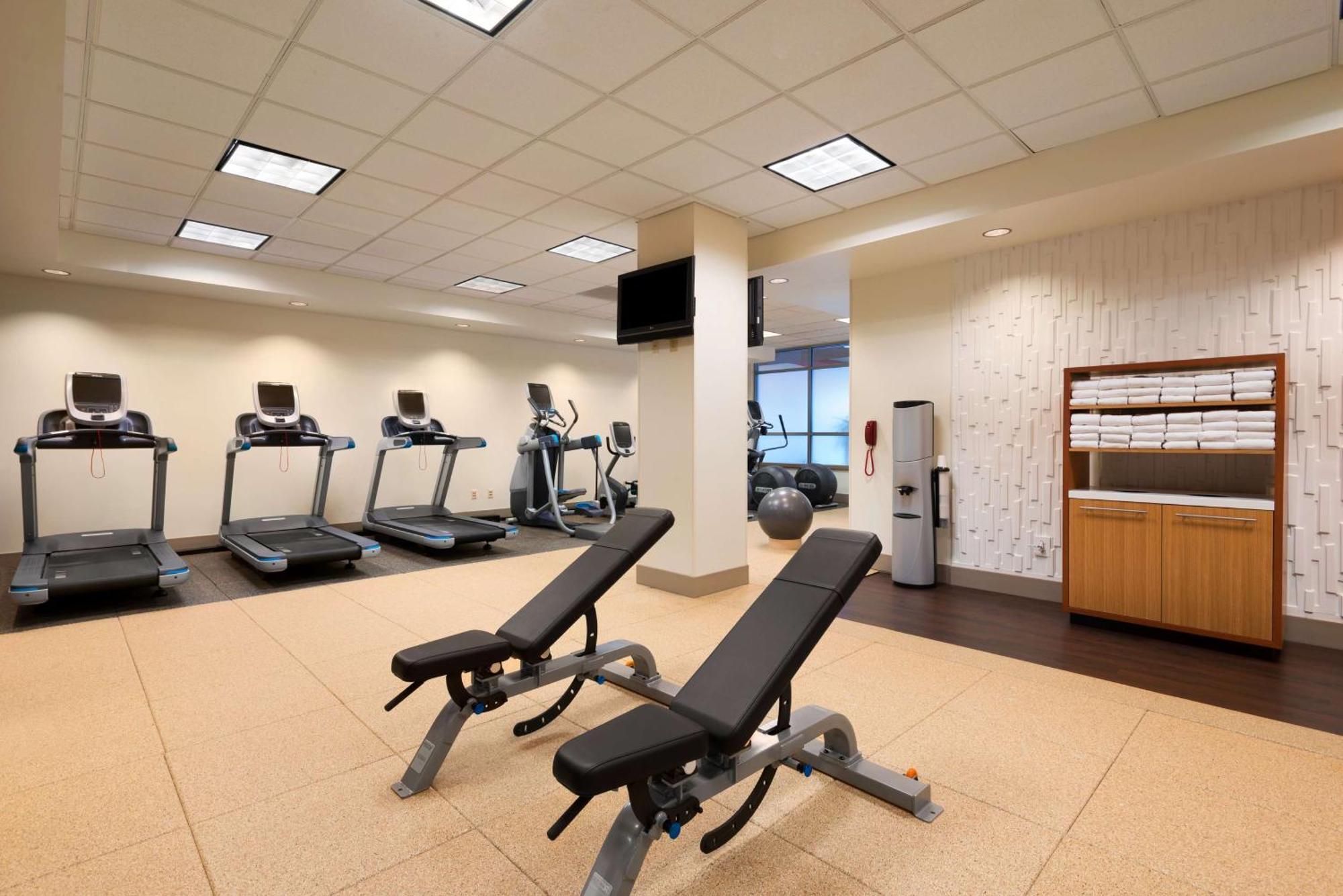 Embassy Suites By Hilton Norman Hotel & Conference Center Bagian luar foto
