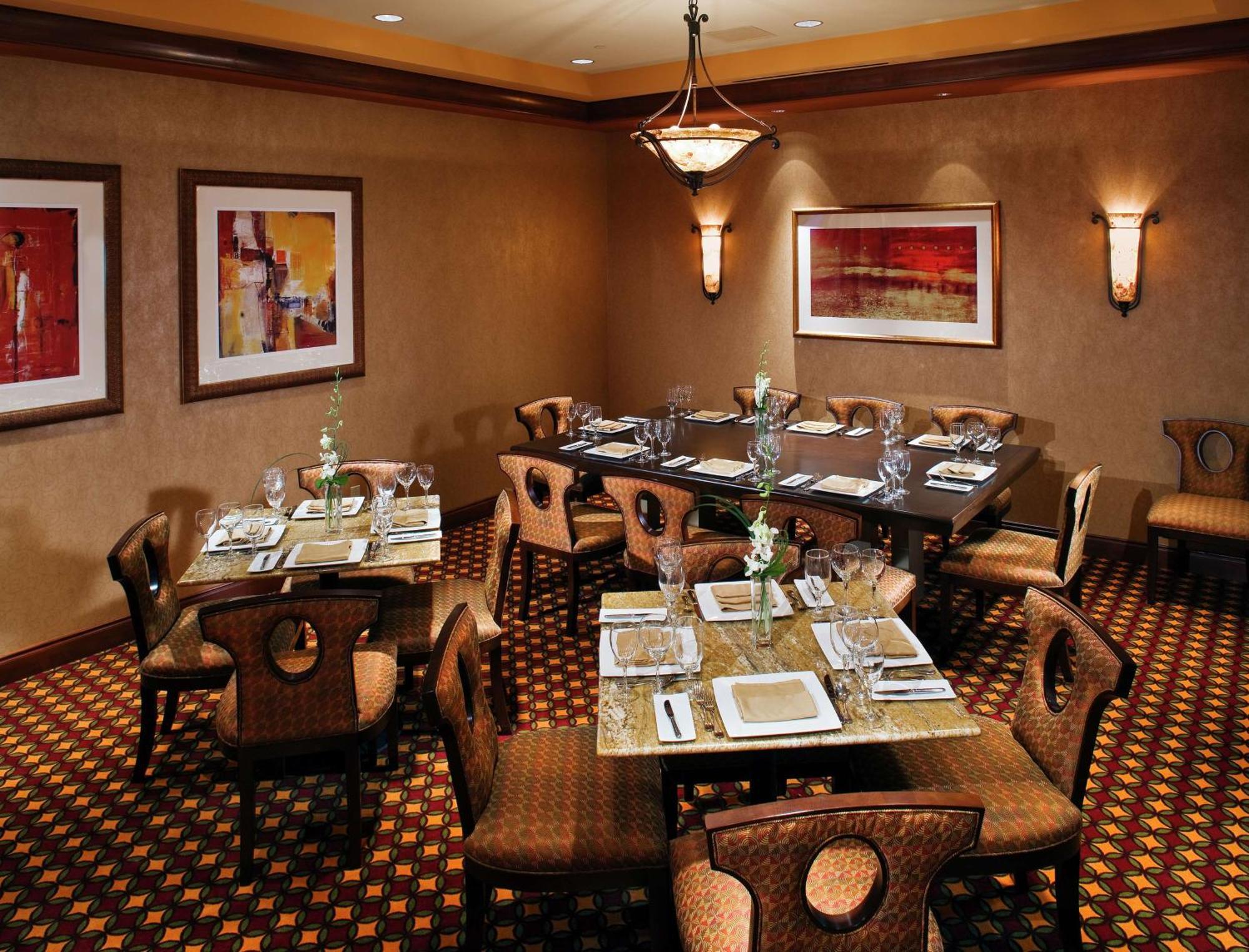 Embassy Suites By Hilton Norman Hotel & Conference Center Bagian luar foto