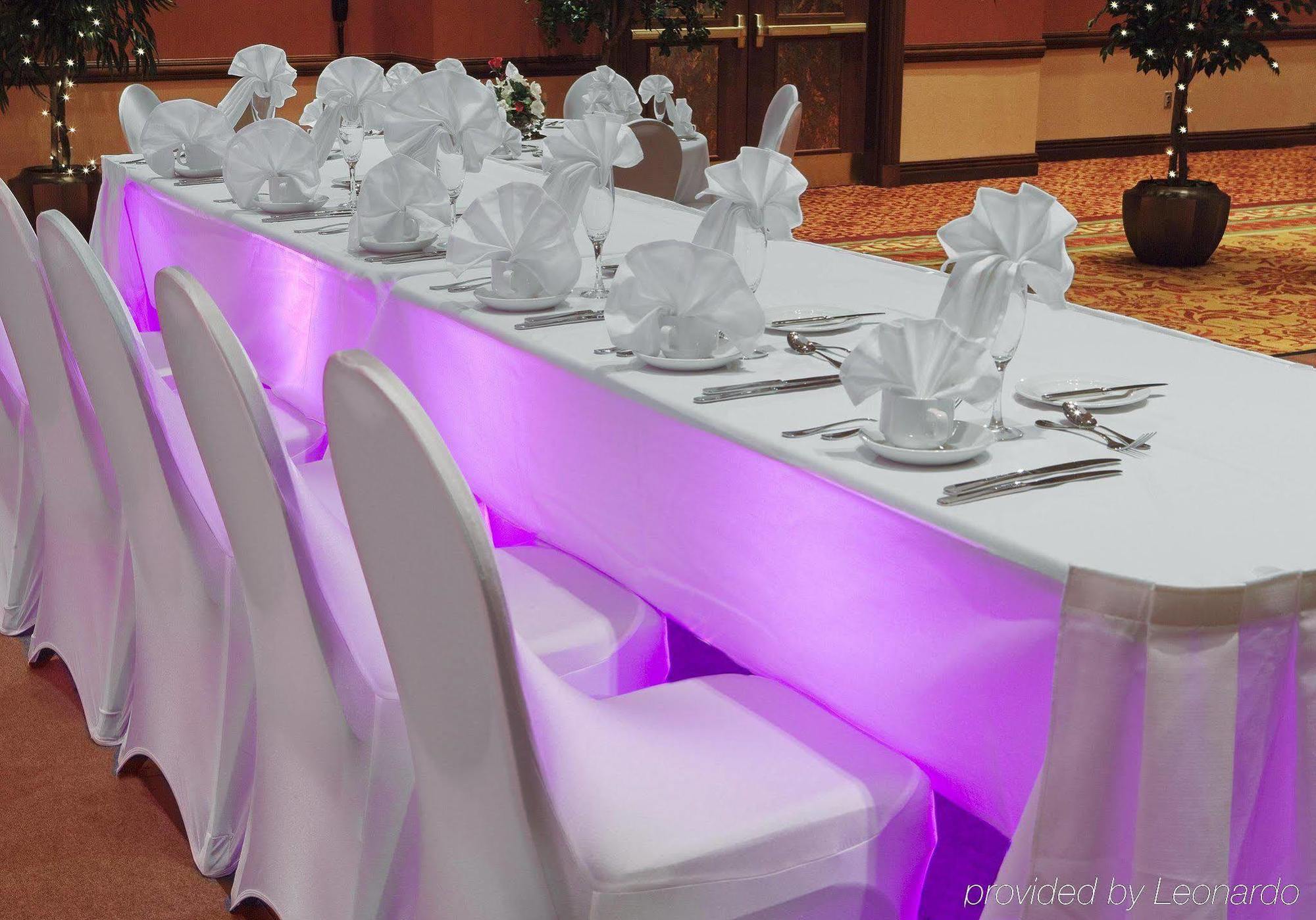 Embassy Suites By Hilton Norman Hotel & Conference Center Bagian luar foto