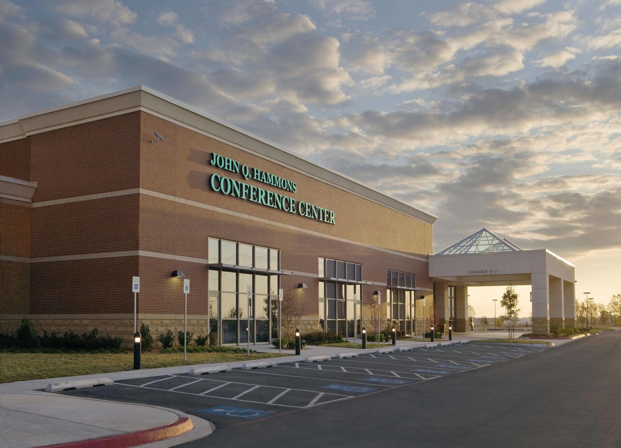 Embassy Suites By Hilton Norman Hotel & Conference Center Bagian luar foto